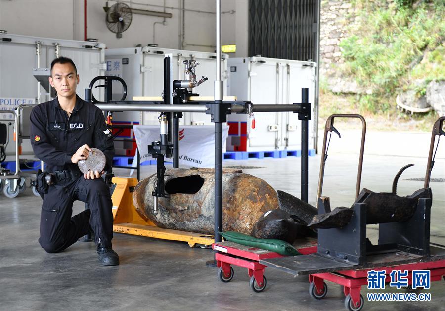 （港澳臺(tái)·香港故事·圖文互動(dòng)）（7）用手觸摸二戰(zhàn)炸彈的人——訪香港警方拆彈專家