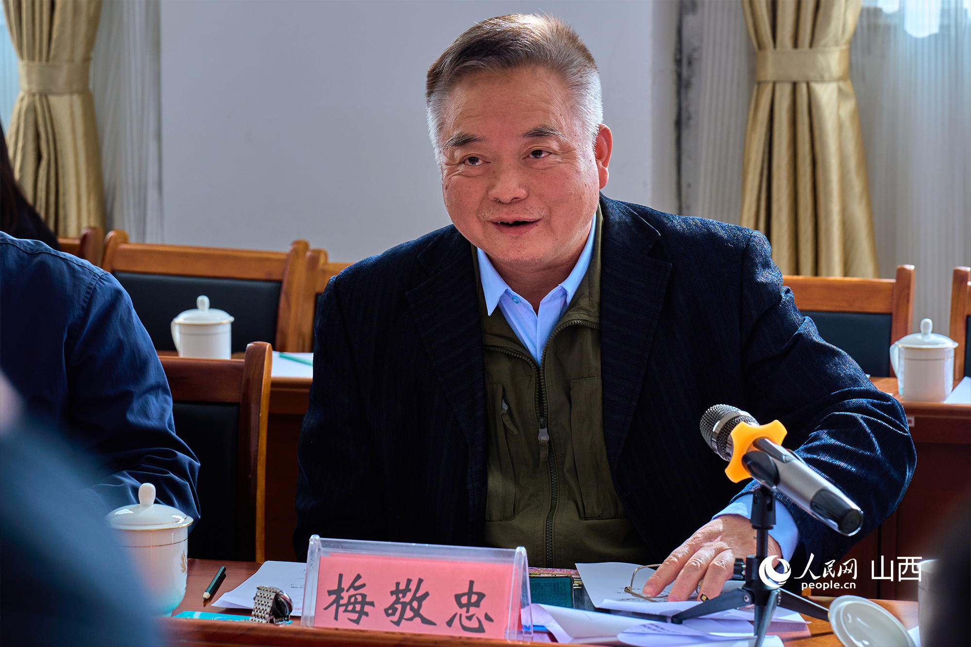 中央黨校（國家行政學(xué)院）文史教研部原副主任、教授梅敬忠。人民網(wǎng) 張超寧攝