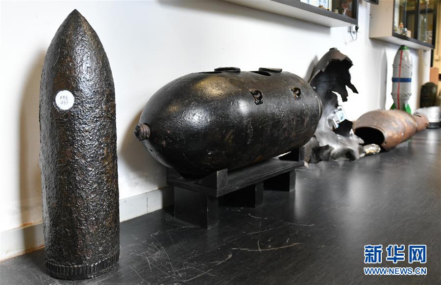 （港澳臺(tái)·香港故事·圖文互動(dòng)）（8）用手觸摸二戰(zhàn)炸彈的人——訪香港警方拆彈專家