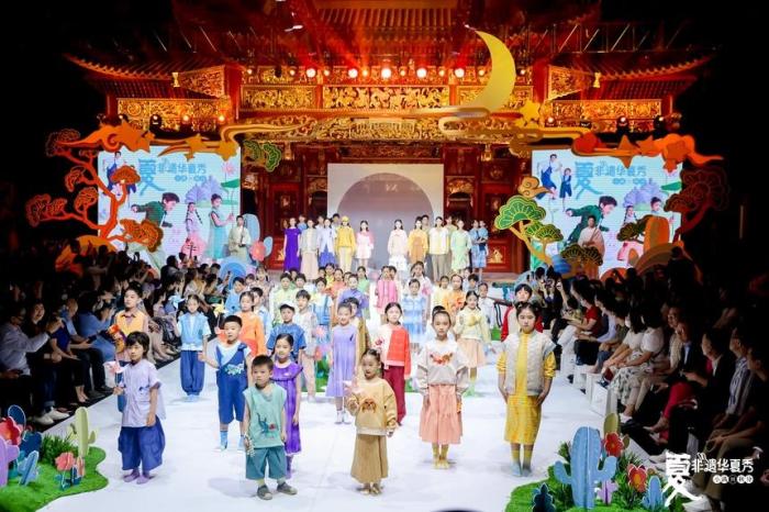 非遺華夏秀現(xiàn)場(chǎng) 中國(guó)工藝美術(shù)館、中國(guó)非物質(zhì)文化遺產(chǎn)館供圖